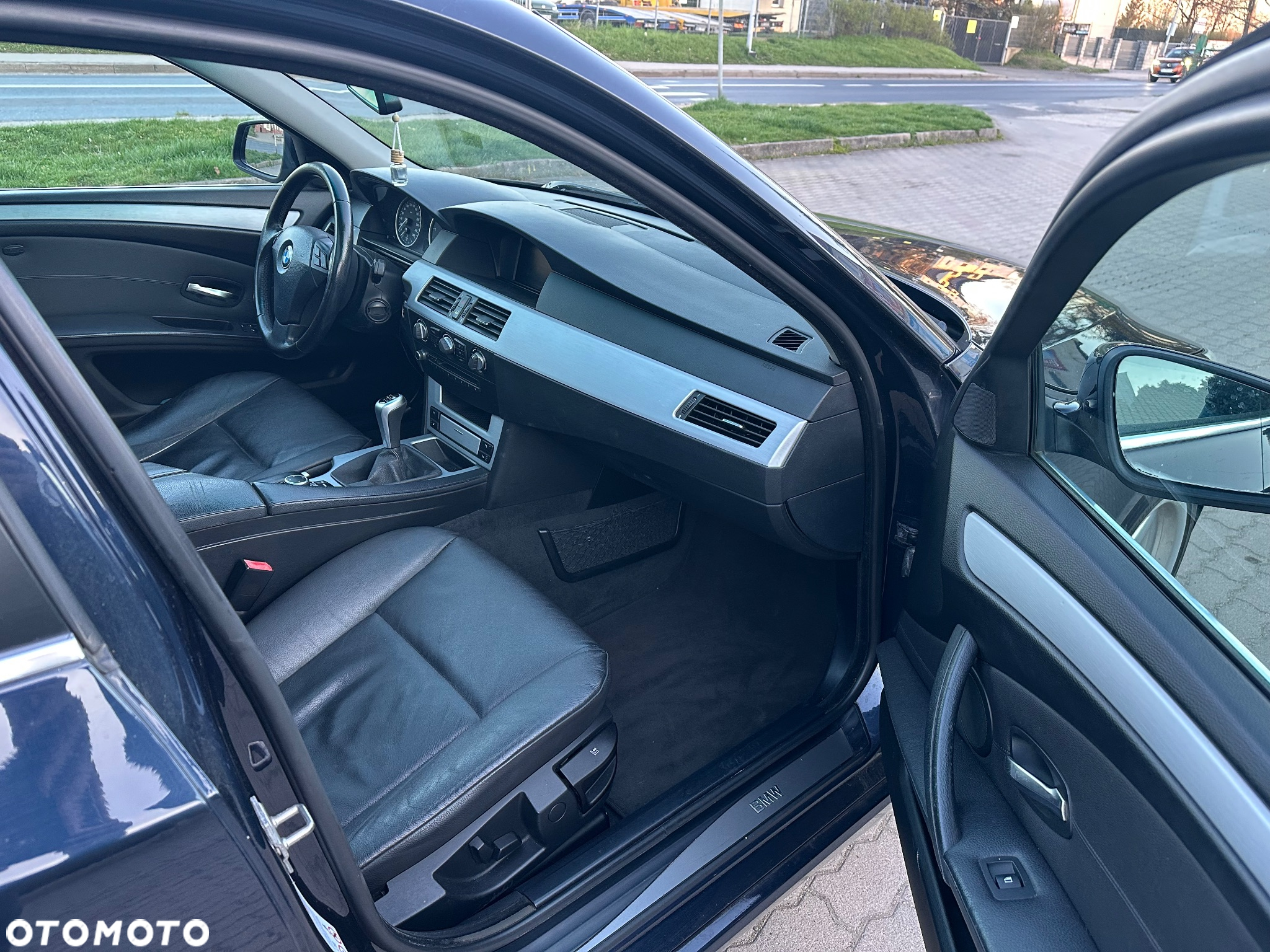 BMW Seria 5 525d Touring - 5