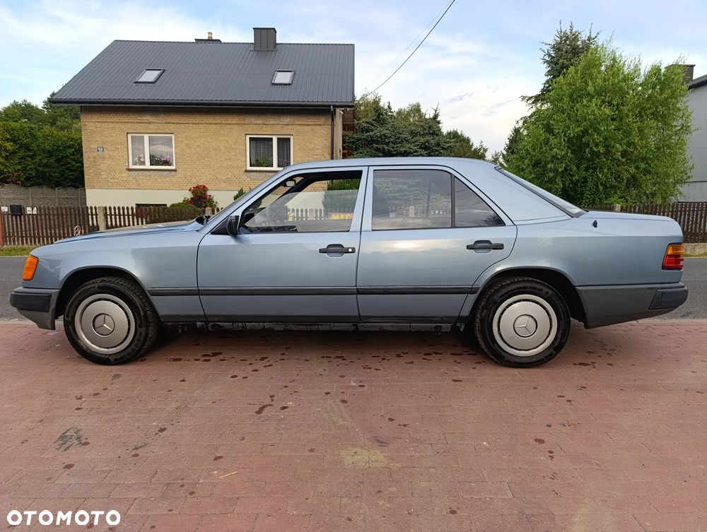 Mercedes-Benz W124 (1984-1993) - 23