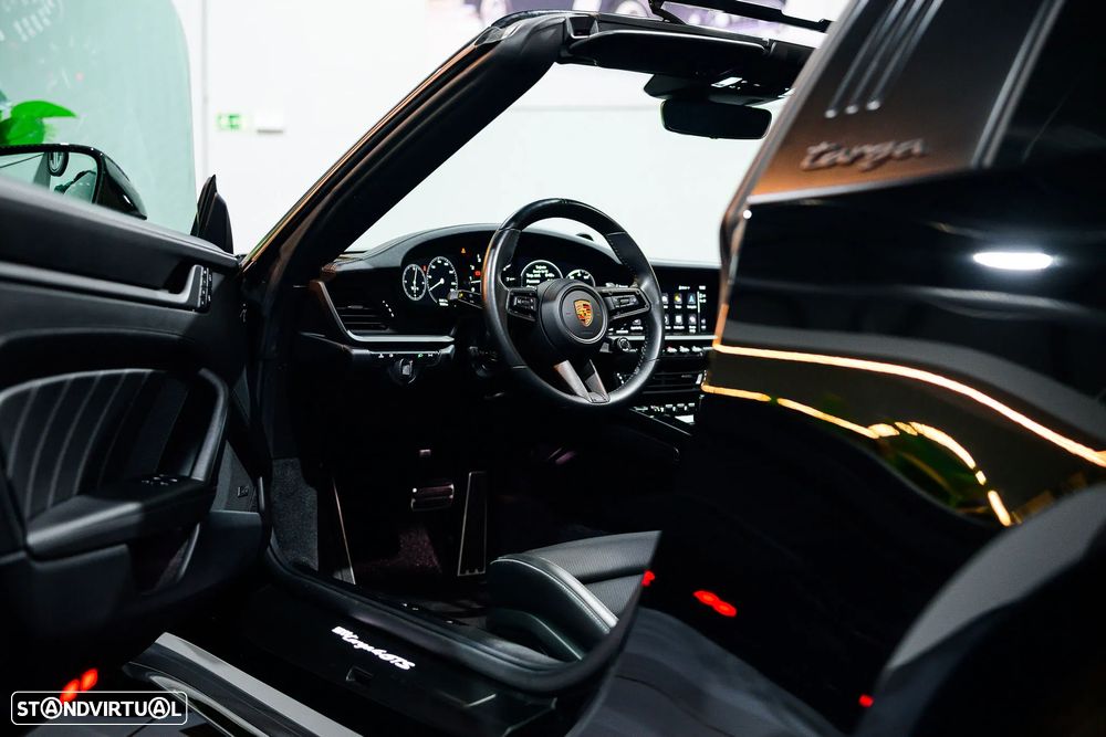 Porsche 911 (992) Targa 4 GTS PDK - 19