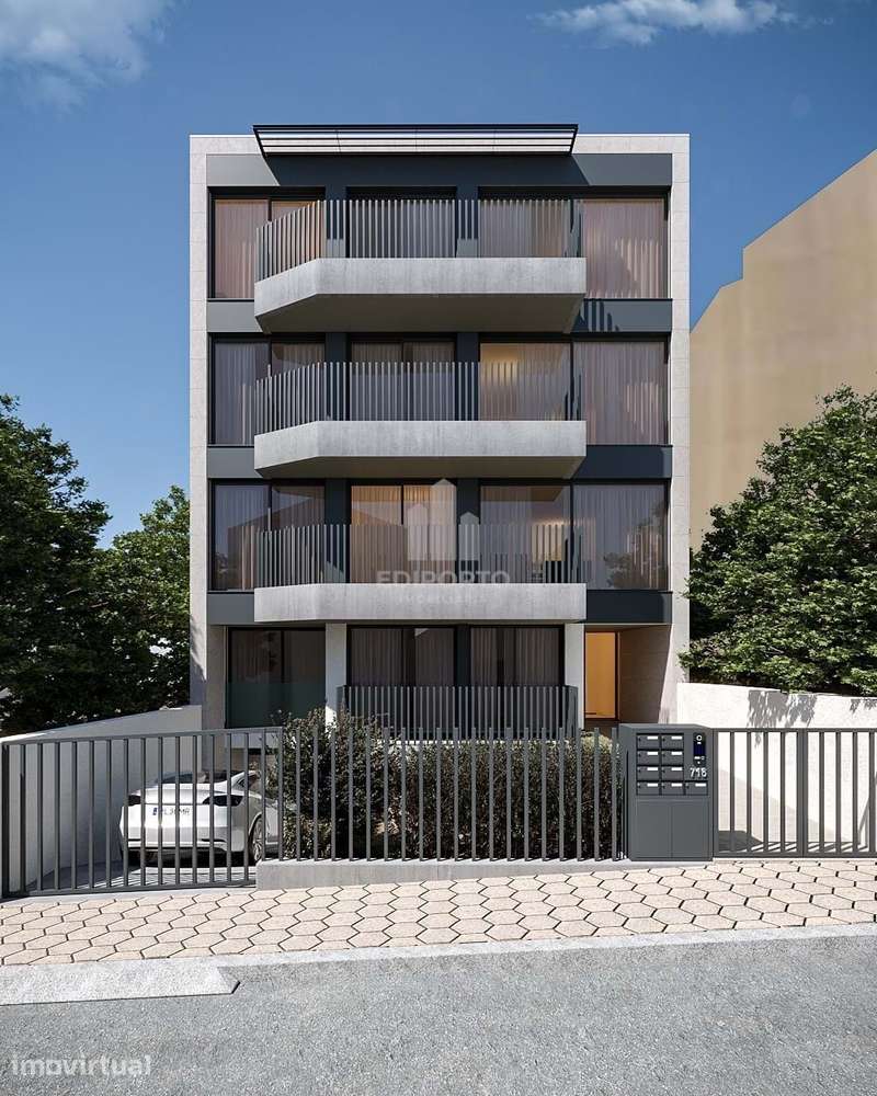 Apartamento T2 com Varanda e Garagem em Condomínio Fechado Conforto, Q - Grande imagem: 2/18