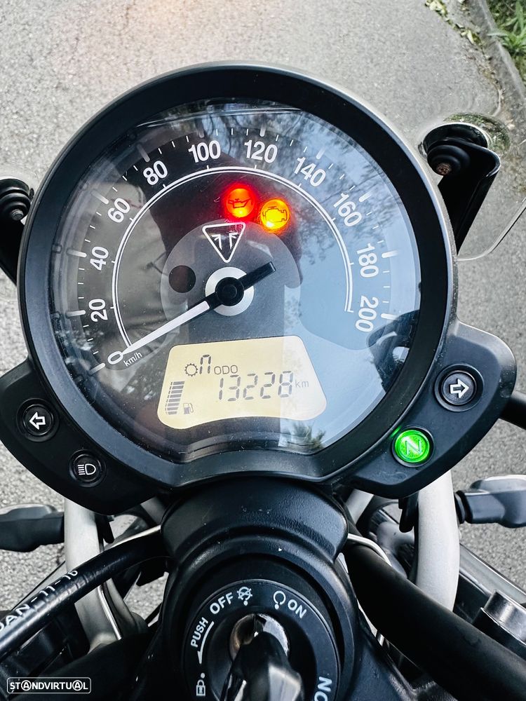 Triumph Scrambler - 10