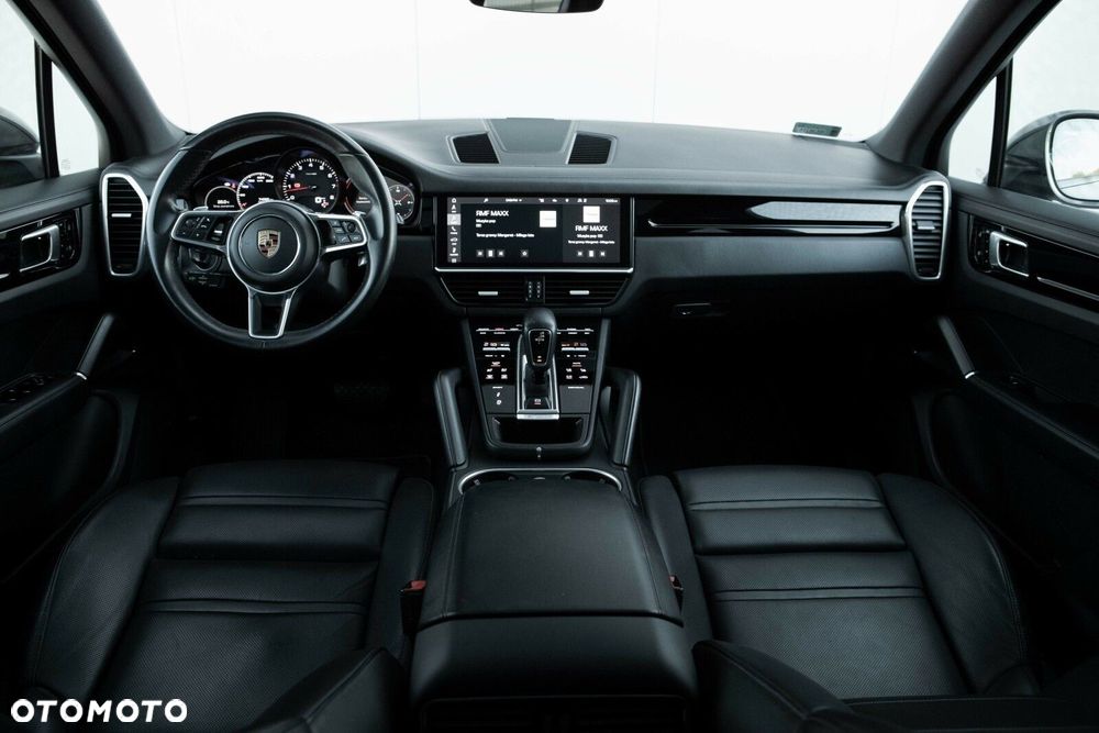 Porsche Cayenne - 22