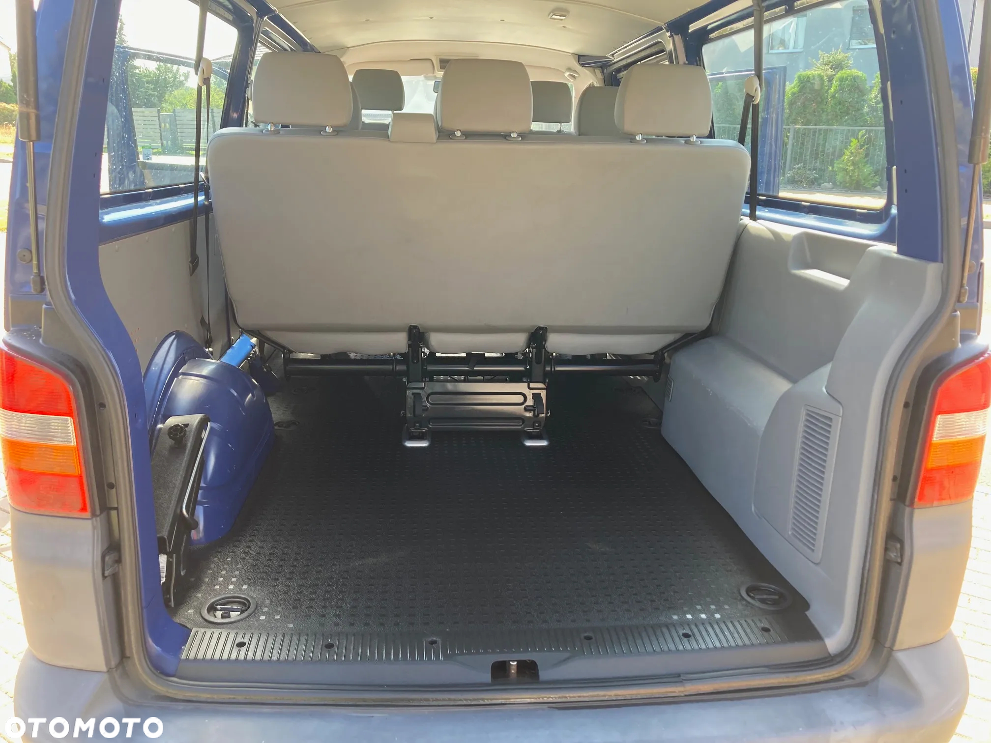 Volkswagen Transporter - 11