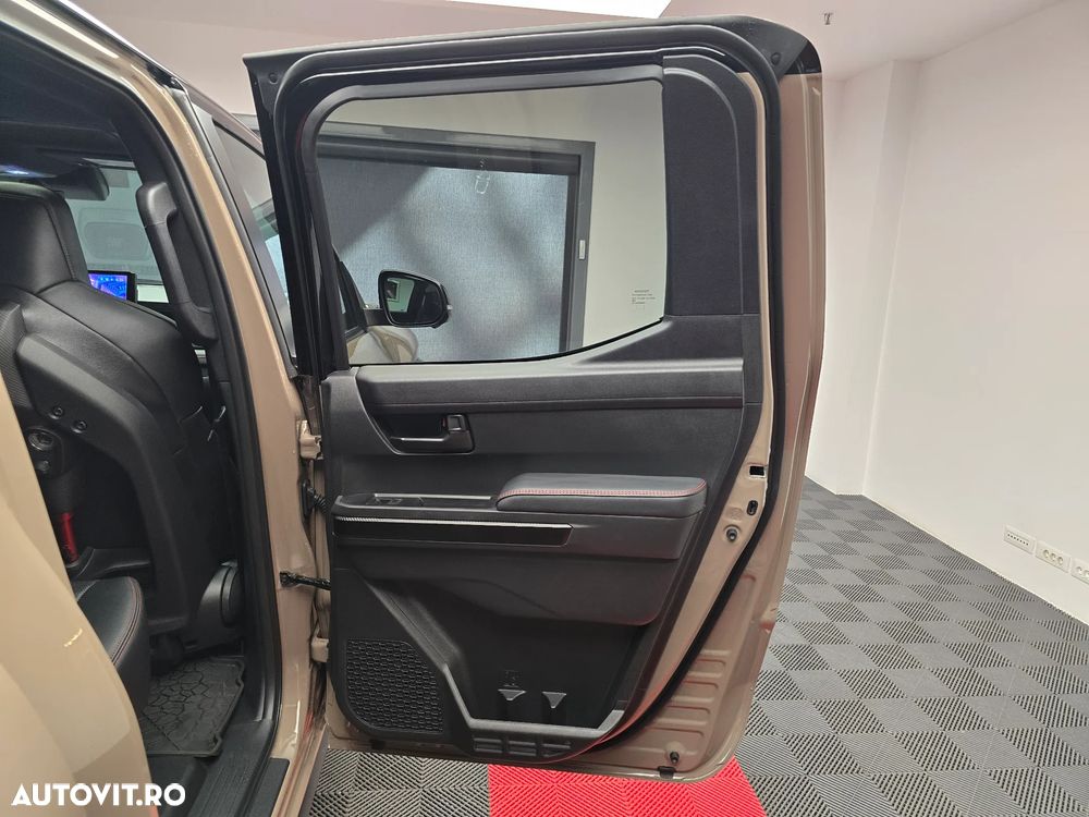 Toyota Tacoma - 24