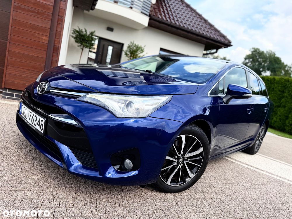 Toyota Avensis 2.0 D-4D Premium - 1