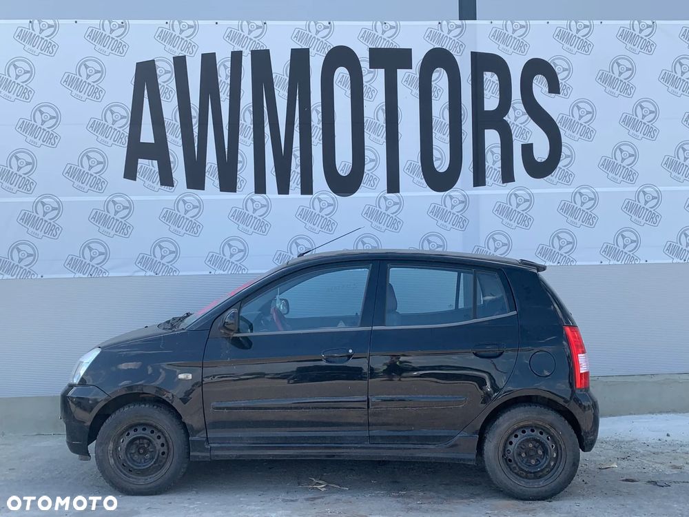 KIA PICANTO 2004 *SAMOCHÓD NA CZĘŚCI* 1894 MASKA, LAMPA, DRZWI, LUSTERKO, ZDERZAK, GRILL, BŁOTNIK, KLAPA, BELKA, DESKA, FOTELE, KANAPA, ĆWIARTKA, KIEROWNICA, TARCZE, ZACISKI, ZAWIESZENIE, KOMPLETNY PRZÓD, KOMPLETNY TYŁ, LICZNIK, ZEGARY, PRAWE LEWE PRZÓD TYŁ - 3