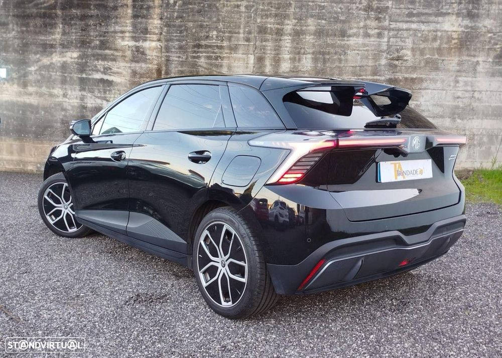 MG MG4 64 kWh Luxury - 10