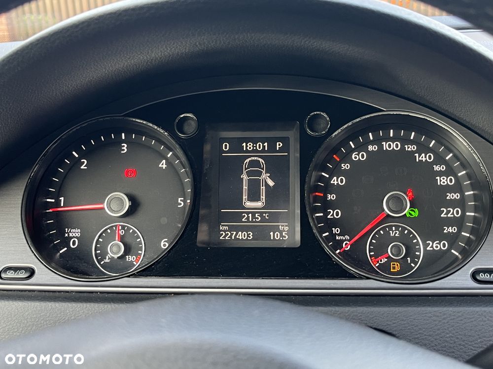 Volkswagen Passat 2.0 TDI DSG BlueMotion Technology Highline - 18