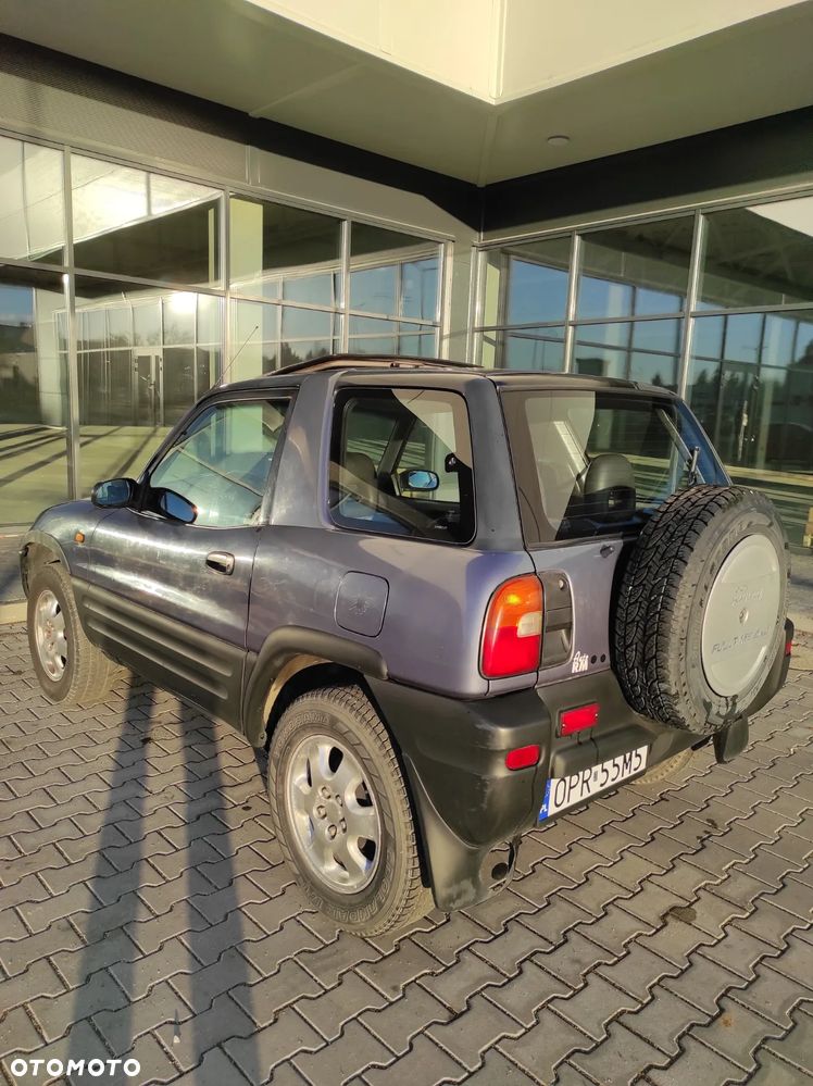 Toyota RAV4 2.0 - 13