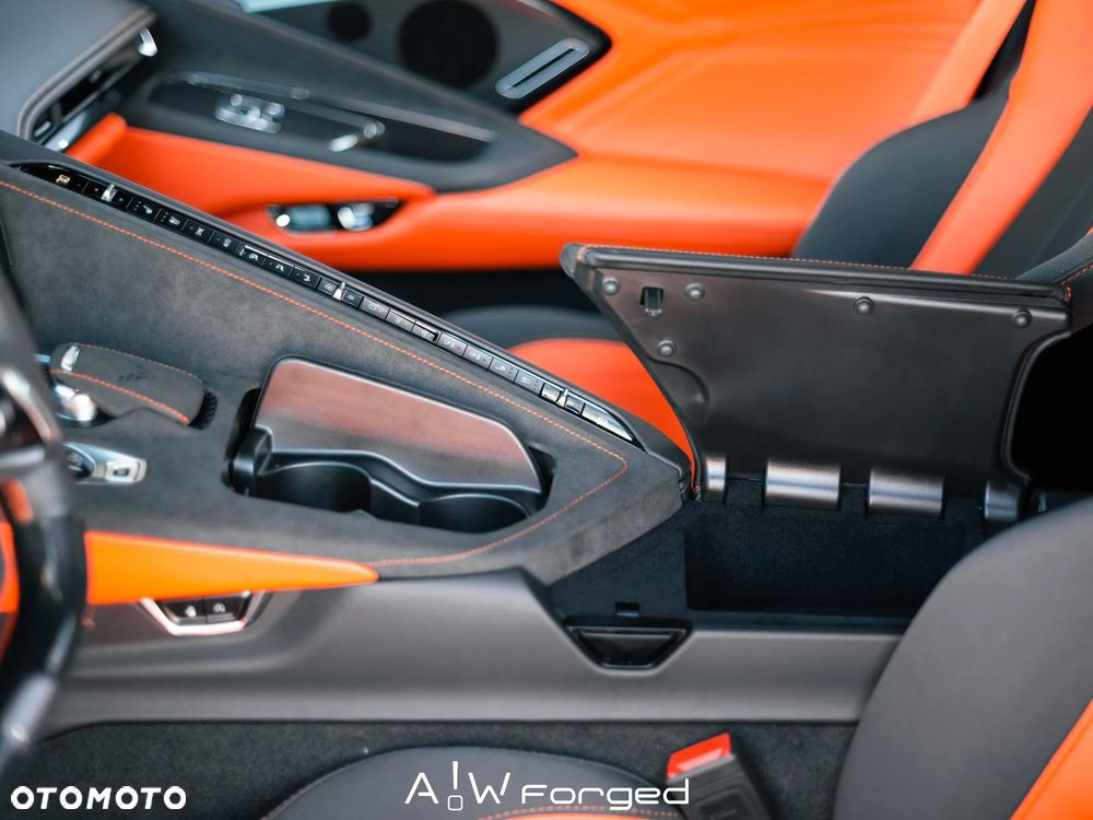 Chevrolet Corvette - 29