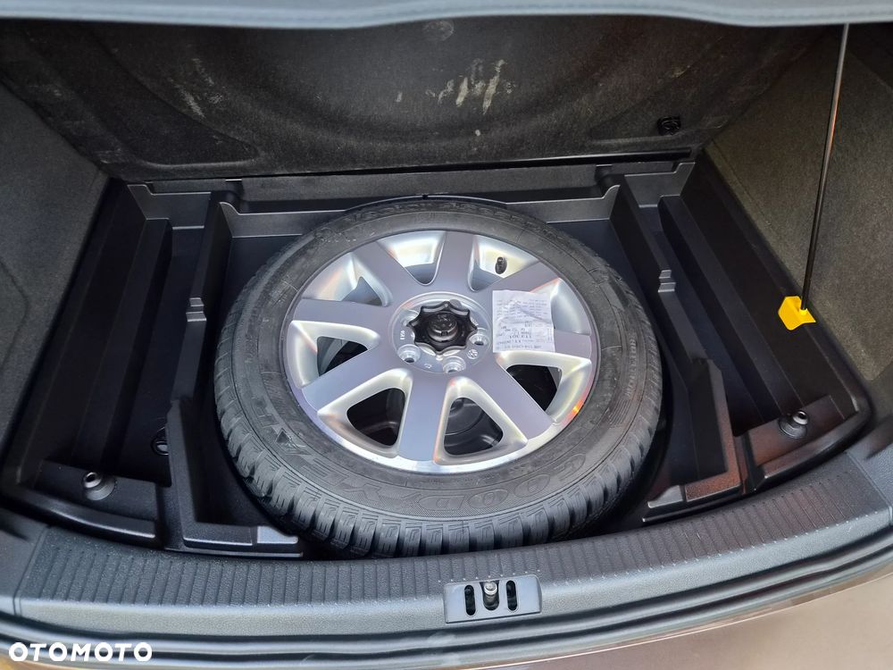 Volkswagen Touran 1.2 TSI BlueMotion Technology MATCH - 26