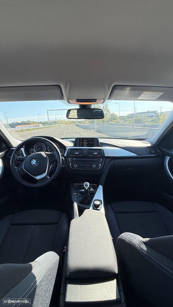 BMW 320 d EfficientDynamics Line Sport - 16