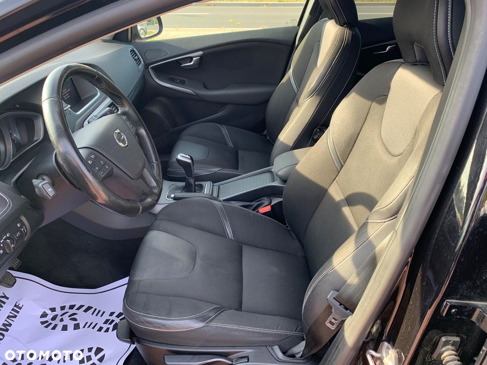 Volvo V40 T2 Momentum - 18