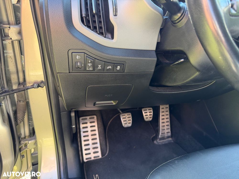 Kia Sportage 2.0 DSL HP 6MT 4x4 Style - 14
