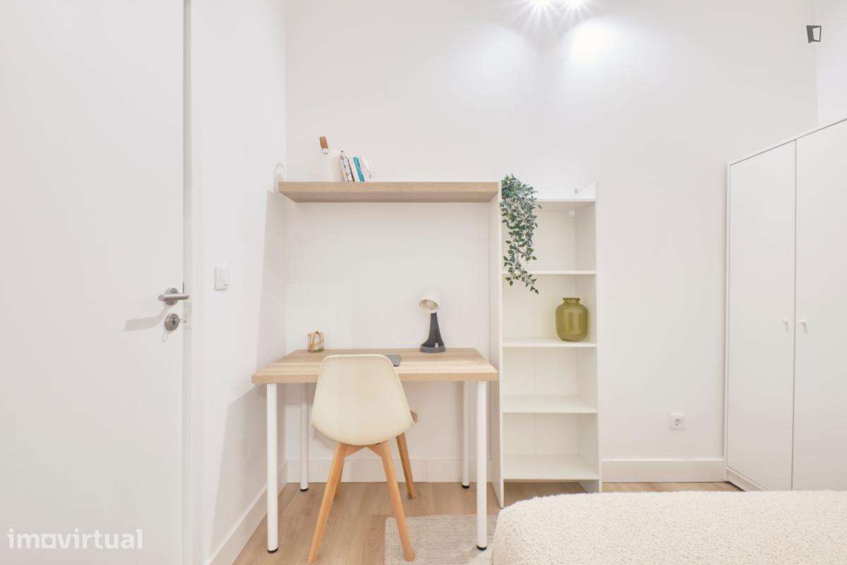 Quarto - localizado em Alameda Lisbon - Grande imagem: 5/37