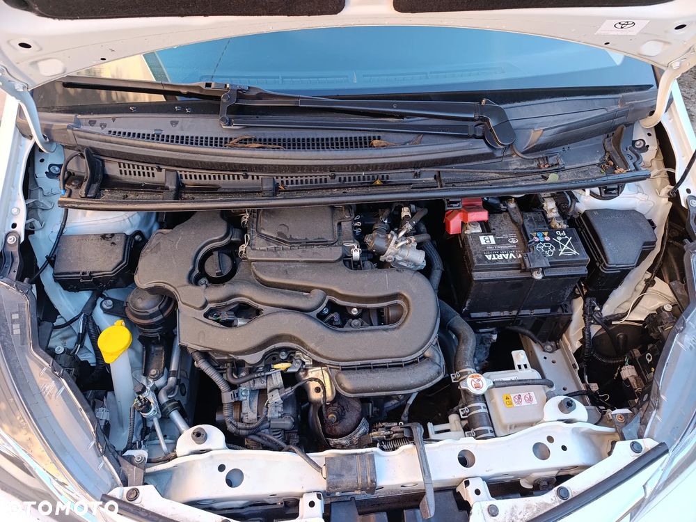 Toyota Yaris - 22