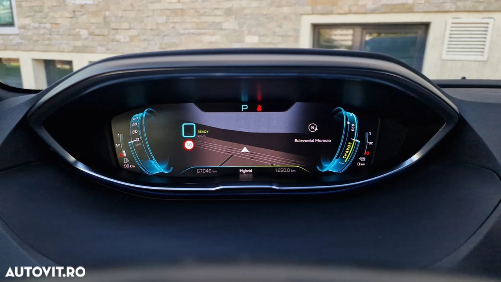 Peugeot 3008 PHEV 300 EAT8 4X4 Allure Pack - 11