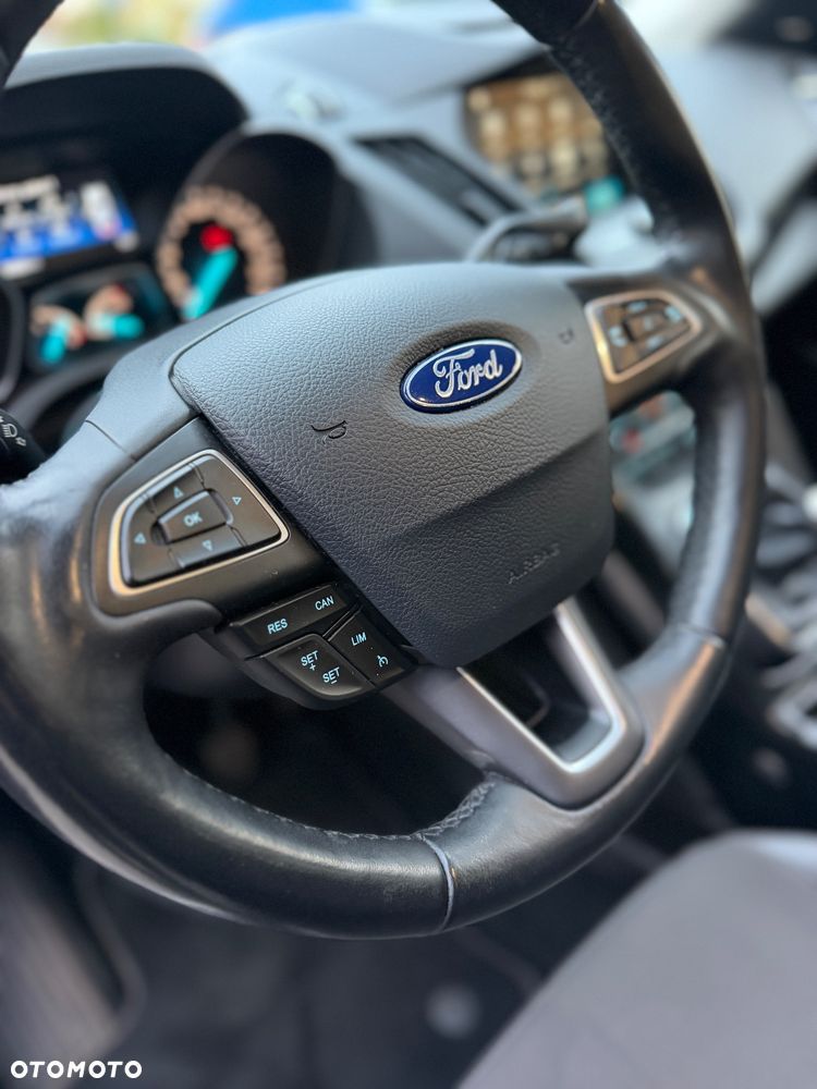 Ford Kuga - 28