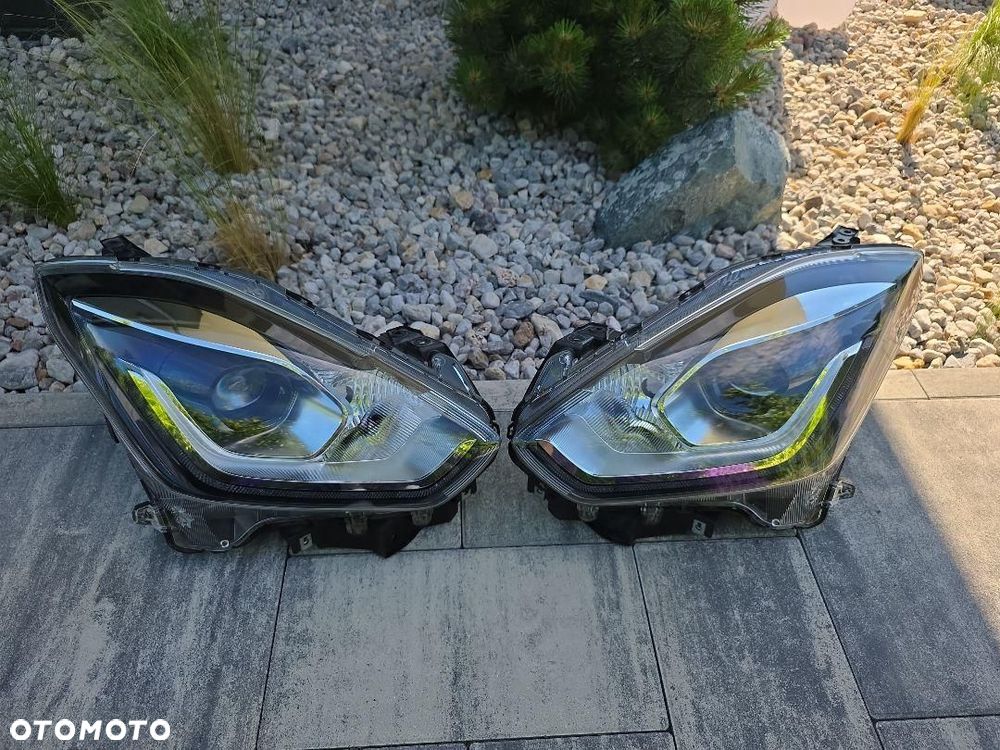 SUZUKI SWIFT MK8 Lampy przód Kompletne Full Led Dynamic W2966 24681 17-23 - 2
