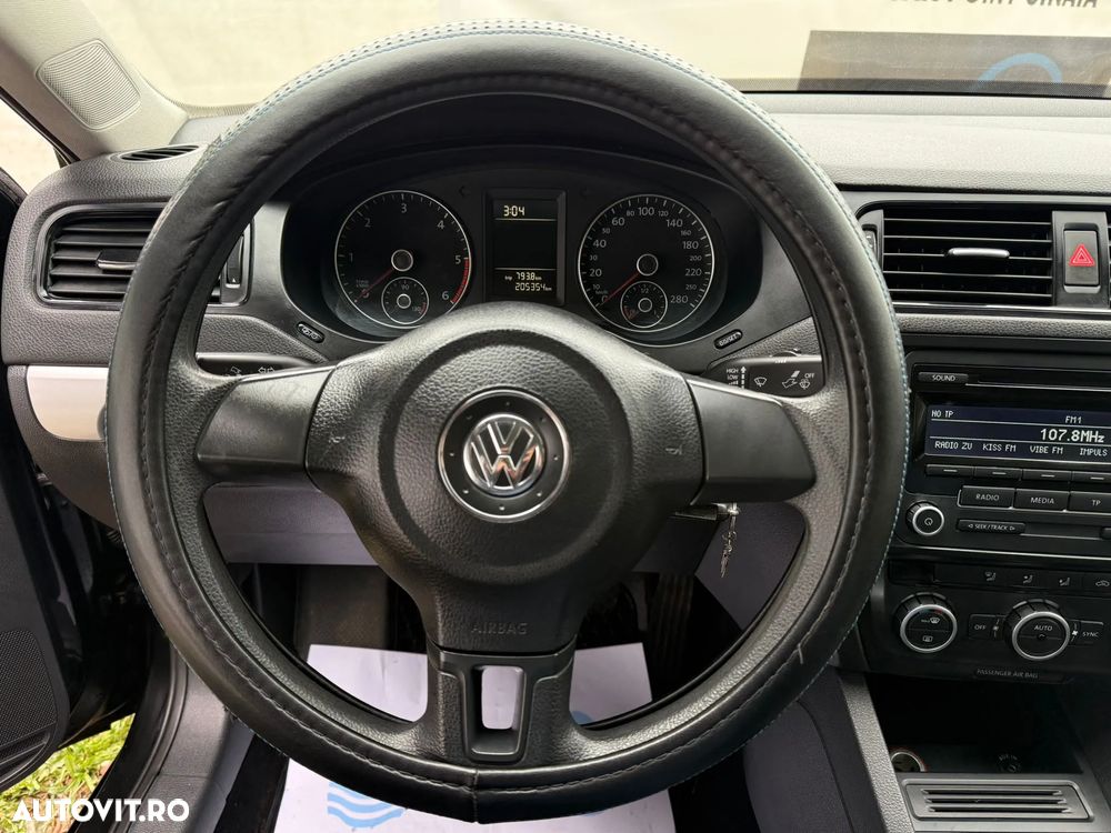 Volkswagen Jetta 1.6 TDI CR DPF Comfortline - 12