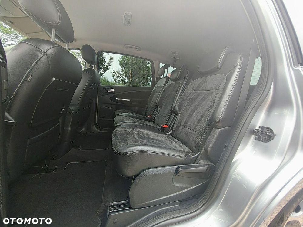 Ford S-Max 2.3 Titanium - 28