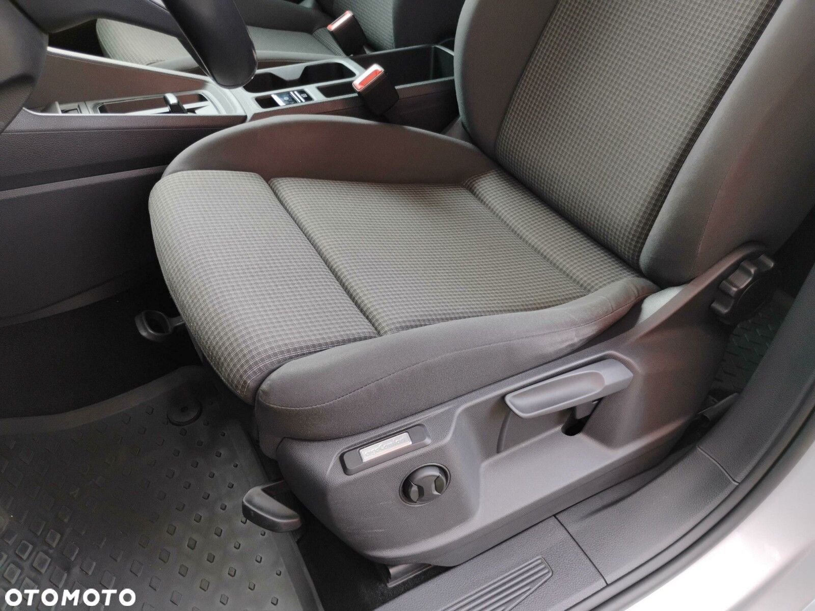 Volkswagen Caddy 2.0 TDI DSG - 14