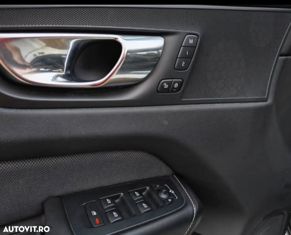 Volvo XC 60 B4 MHEV AWD R-Design - 21