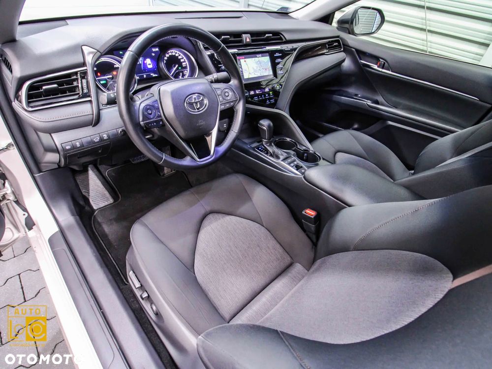 Toyota Camry 2.5 Hybrid Prestige CVT - 17