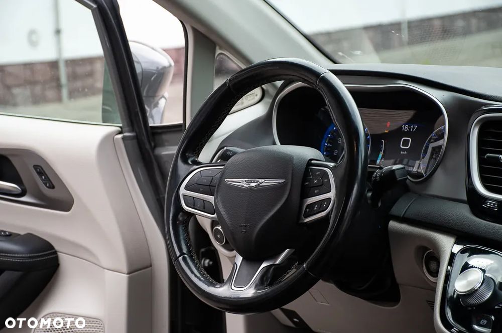 Chrysler Pacifica - 13