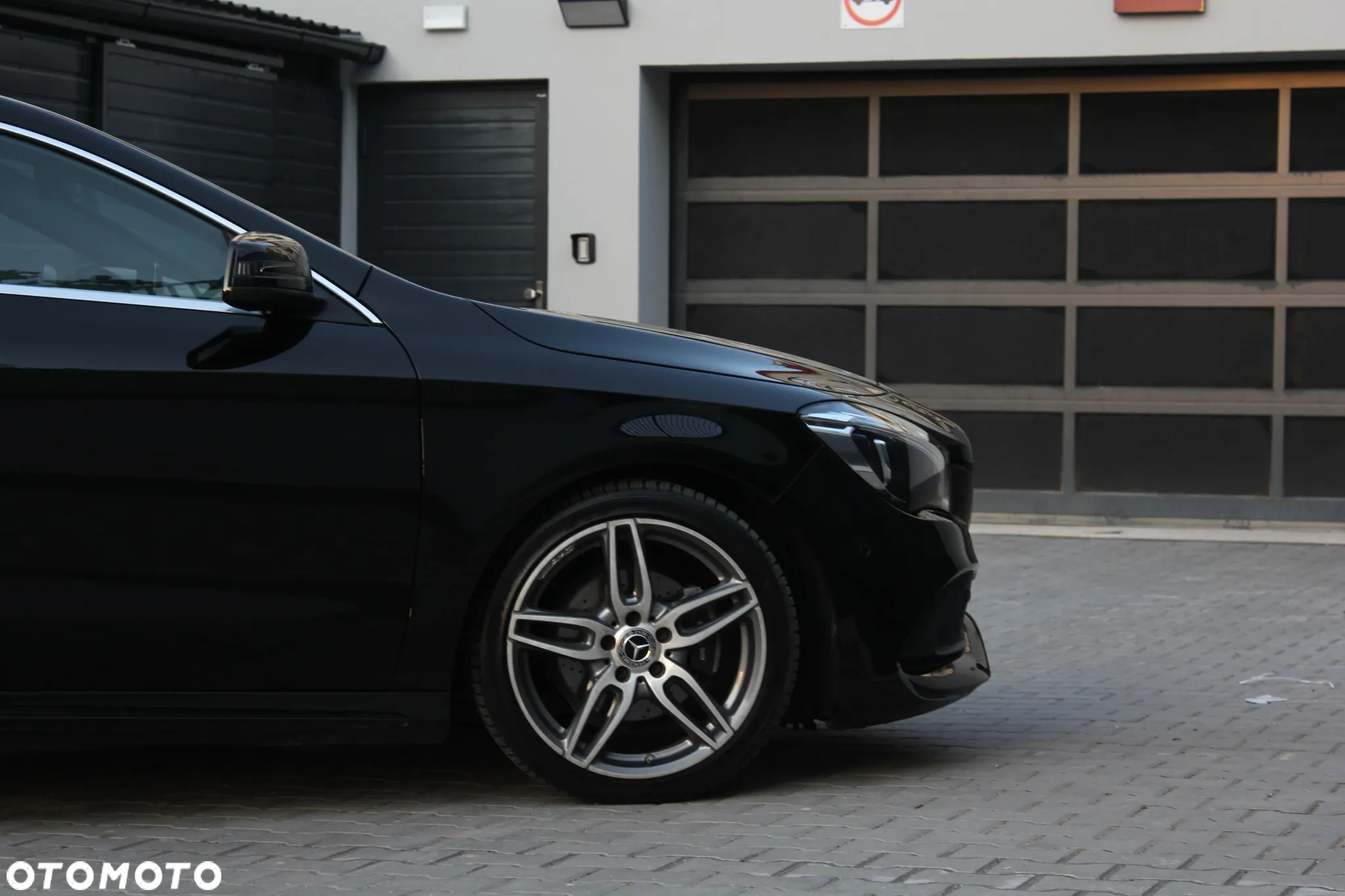 Mercedes-Benz CLA 200 7G-DCT AMG Line - 32