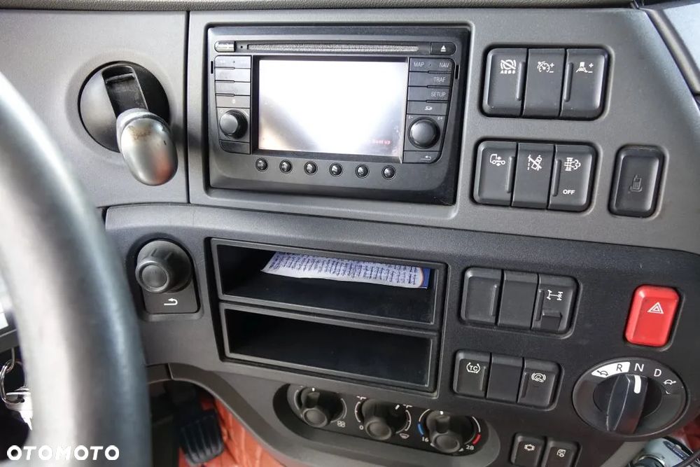 DAF XF 460 / SUPER SPACE CAB / STANDARD / AUTOMAT / INTARDER / LODÓWKA / NAWIGACJA GPS - 24