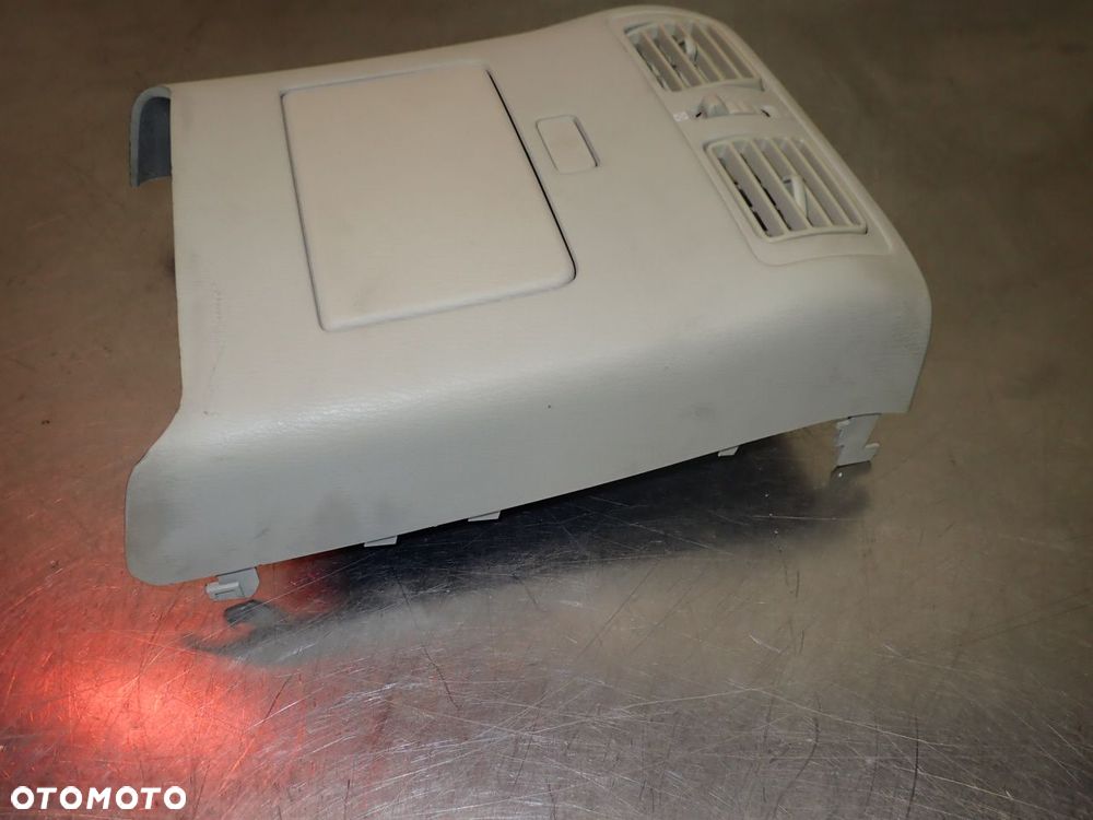 KRATKA NAWIEWU TYŁ POPIELNICZKA INFINITI M37X 96930-1ME1A - 3