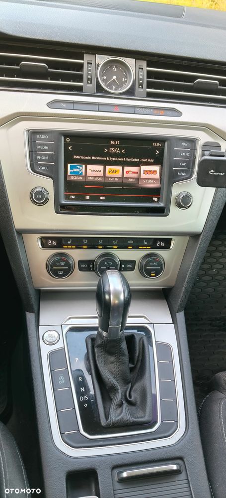 Volkswagen Passat 2.0 TDI (BlueMotion Technology) DSG Highline - 9