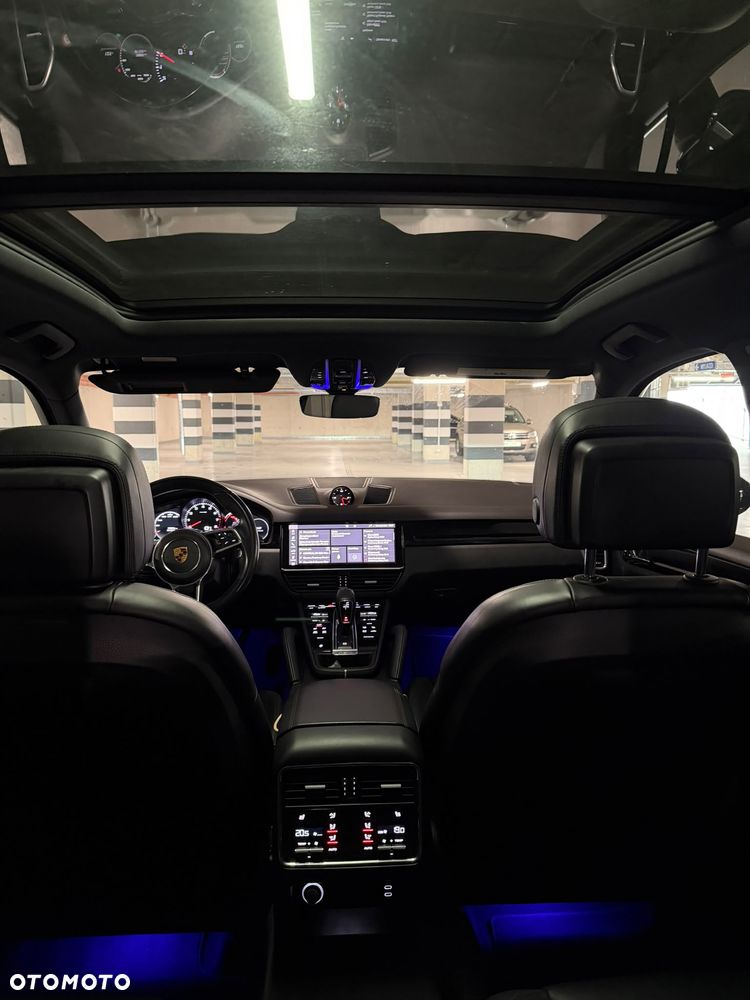 Porsche Cayenne - 21