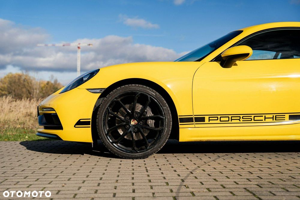 Porsche 718 Cayman - 11