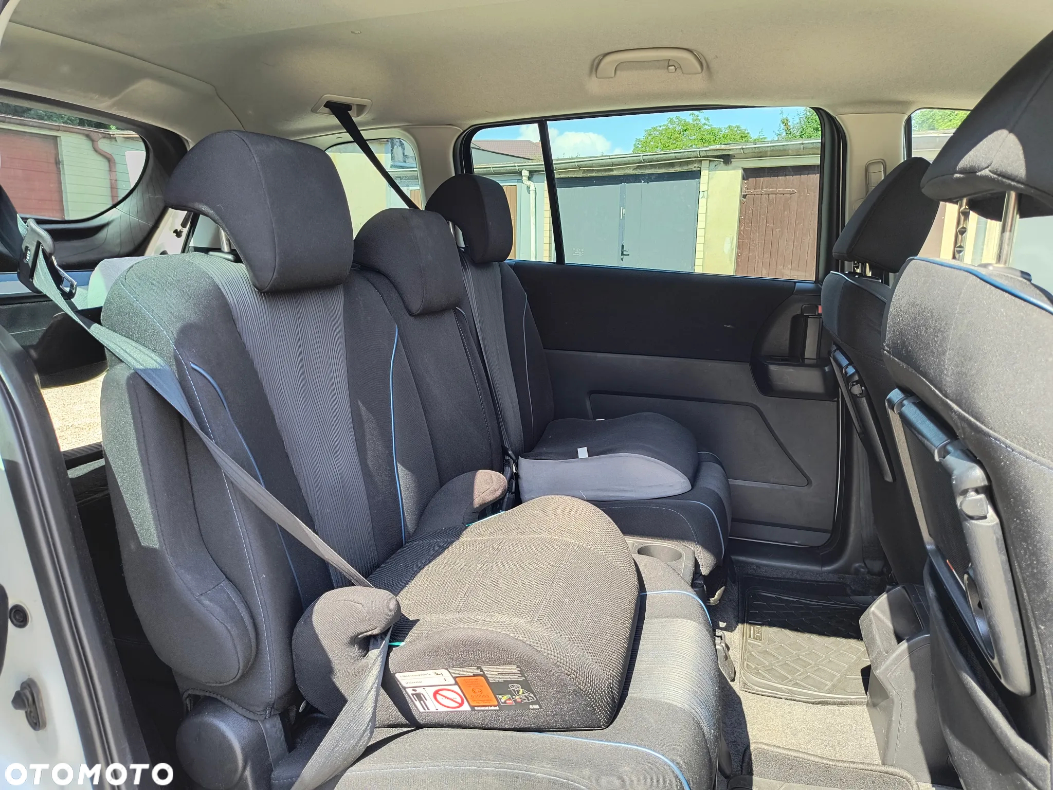 Mazda 5 - 10