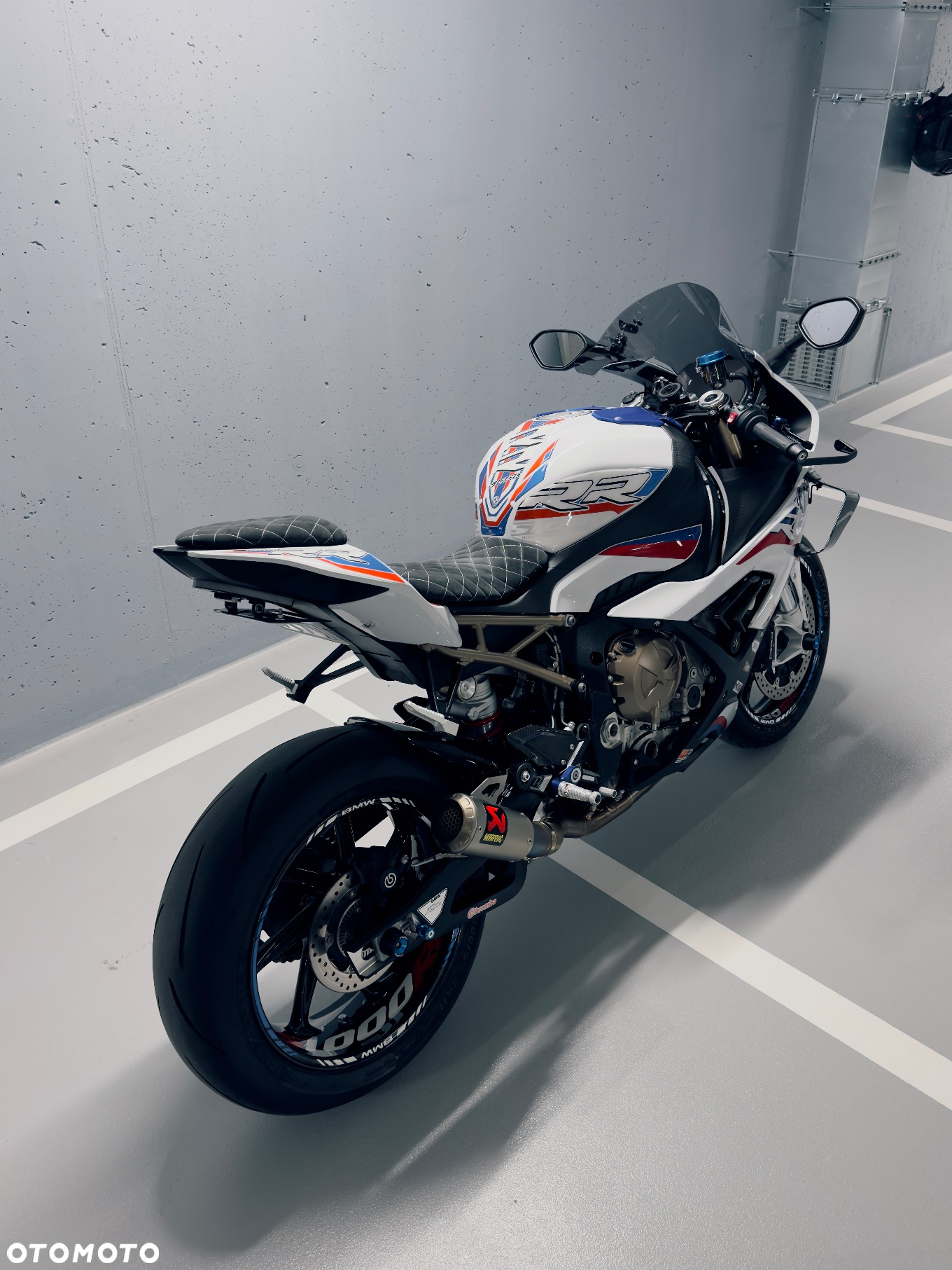 BMW S - 4
