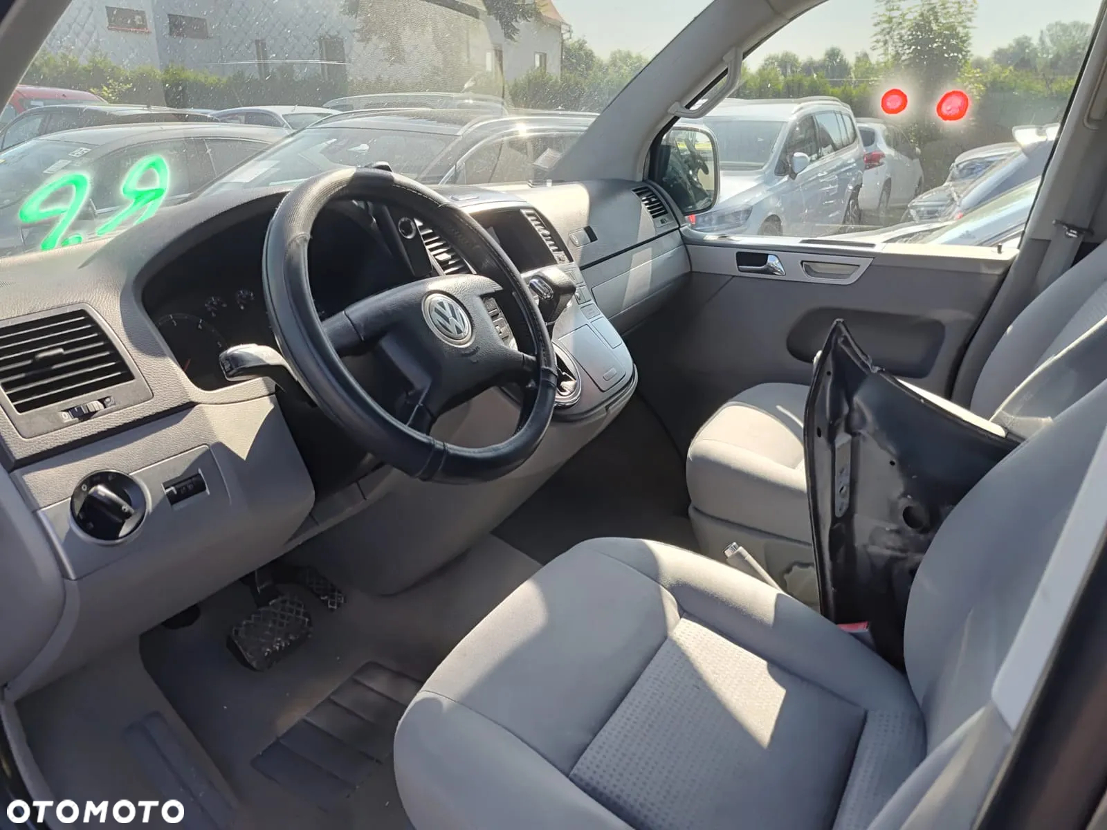 Volkswagen Multivan - 5