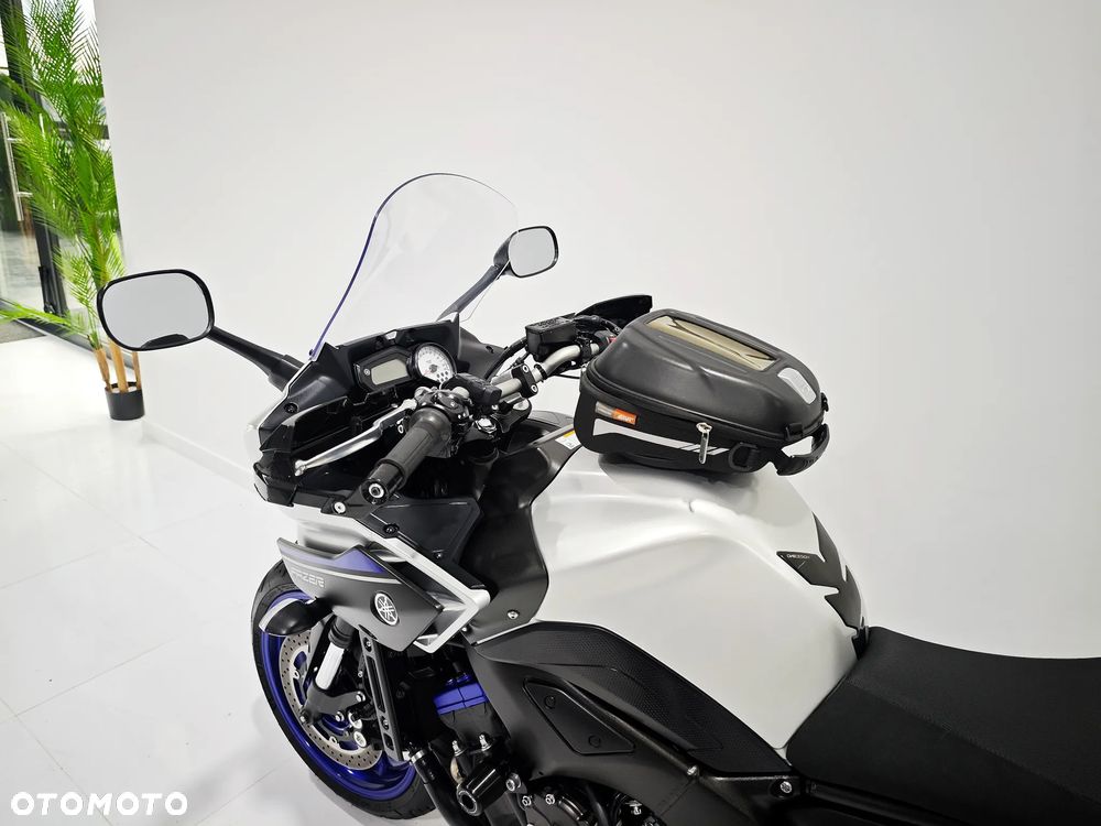 Yamaha FZ - 26