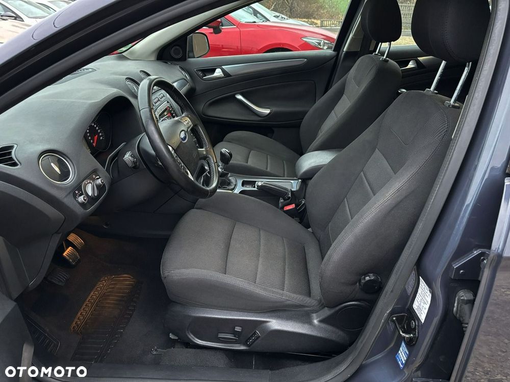 Ford Mondeo - 16