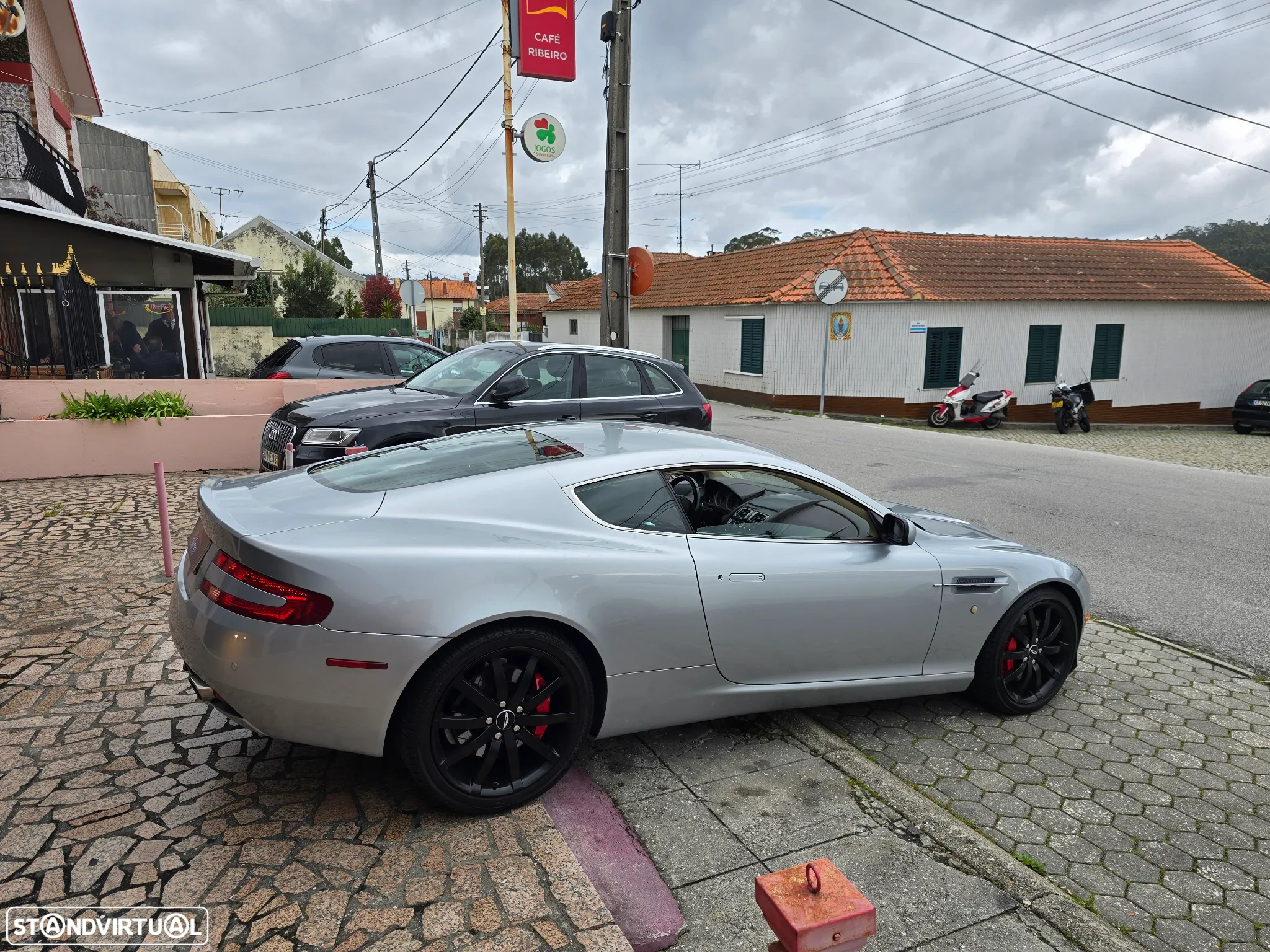 Aston Martin DB9 Coupe - 5