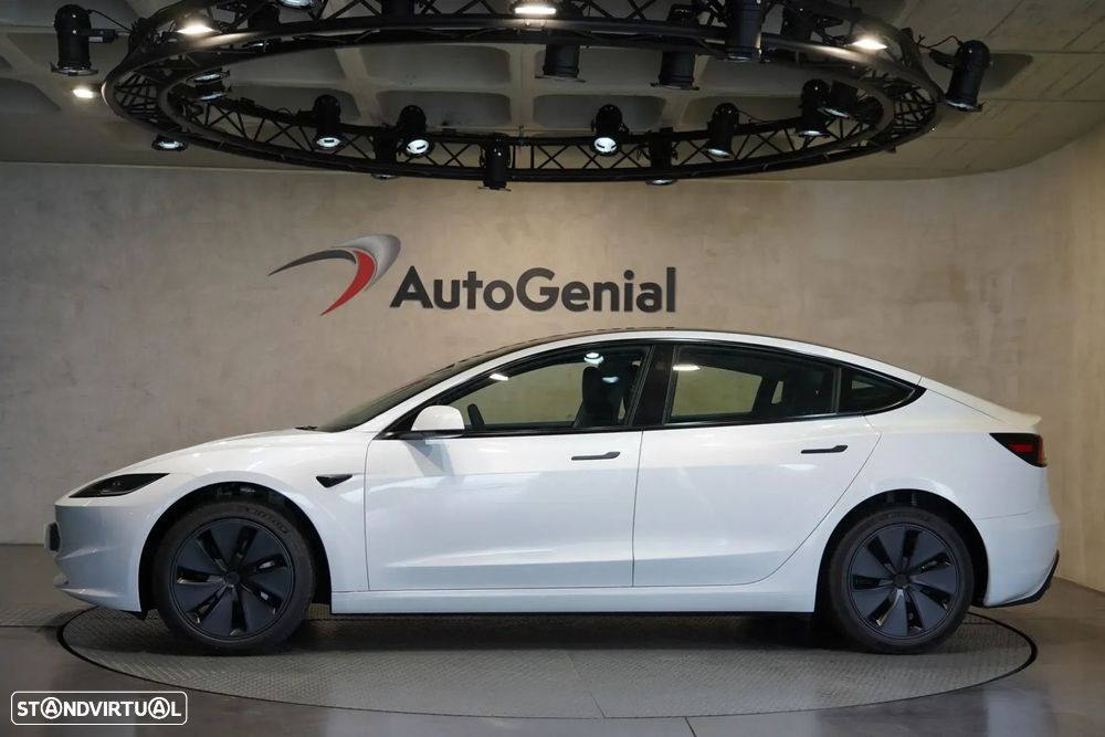 Tesla Model 3 - 4