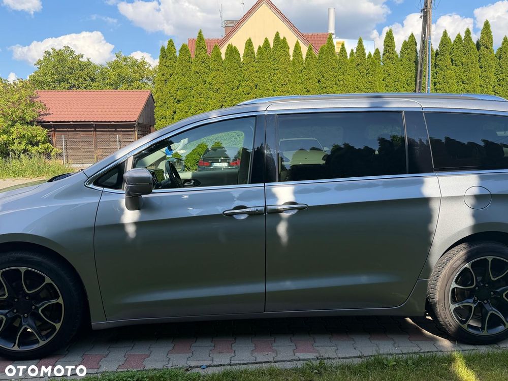 Chrysler Pacifica - 6