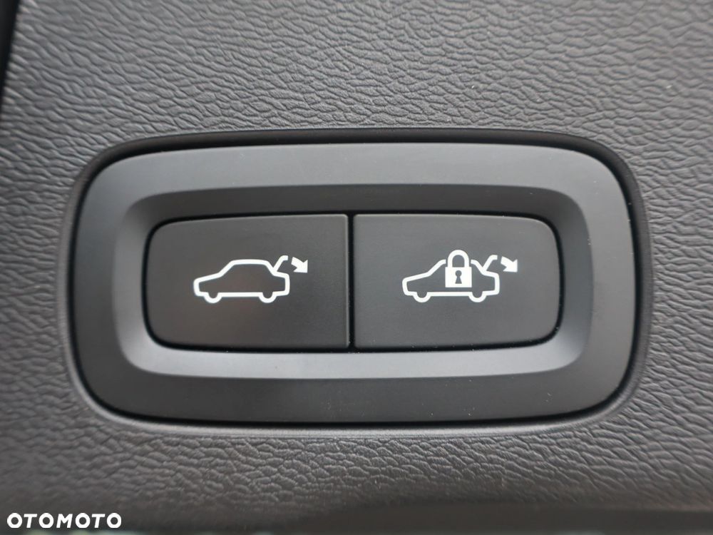 Volvo XC 60 B5 B AWD R-Design - 17