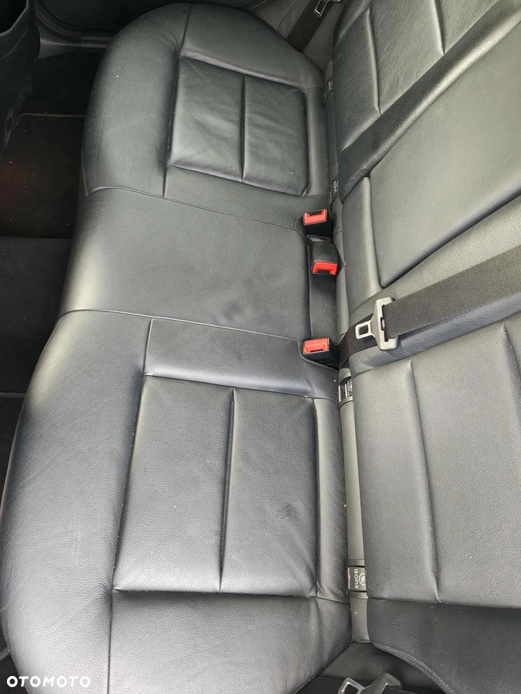 Mercedes-Benz Klasa E 300 CDI BlueEff Avantgarde - 9