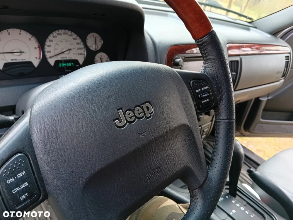 Jeep Grand Cherokee - 25