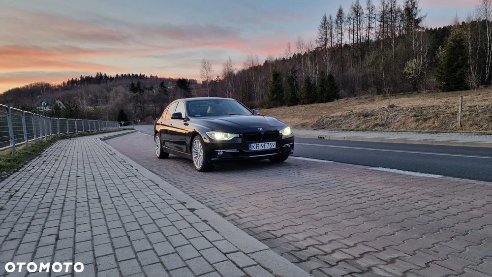 BMW Seria 3 328i Luxury Line - 6