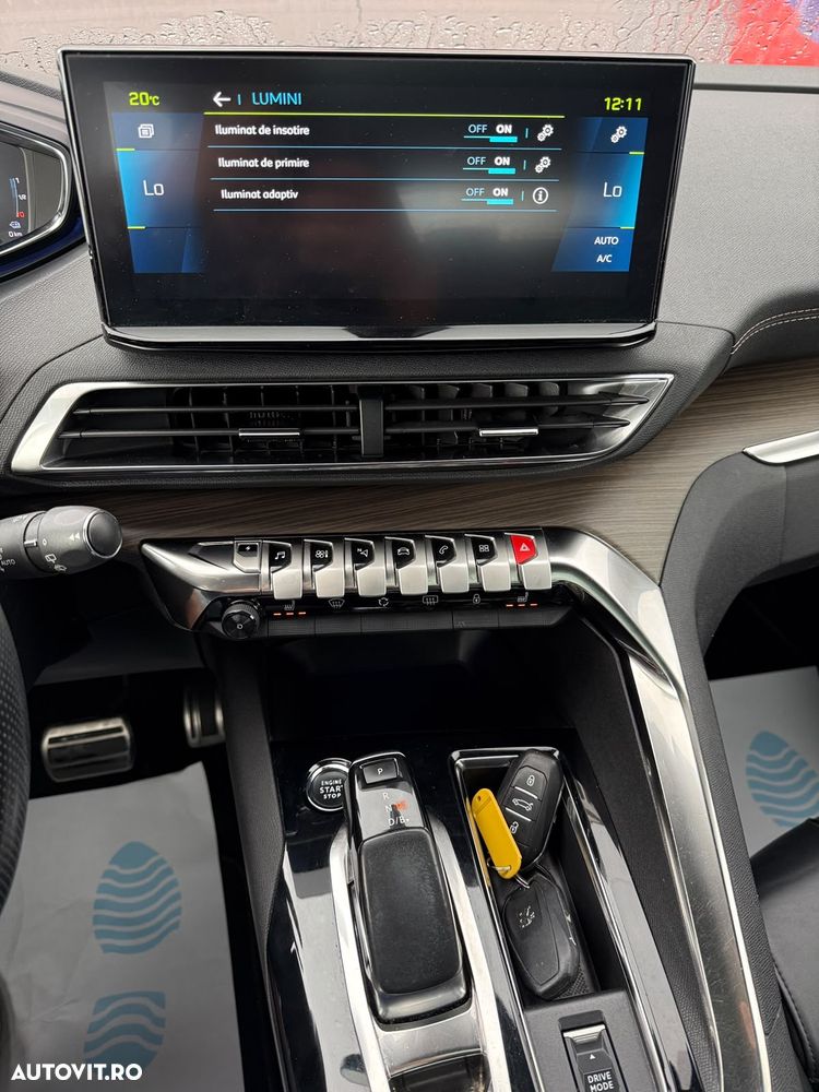 Peugeot 3008 PHEV EAT8 4X4 GT Pack - 32
