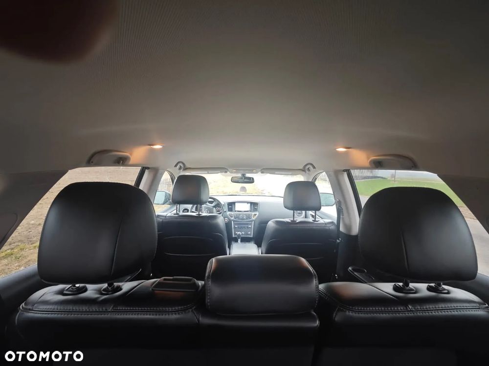 Nissan Pathfinder - 26