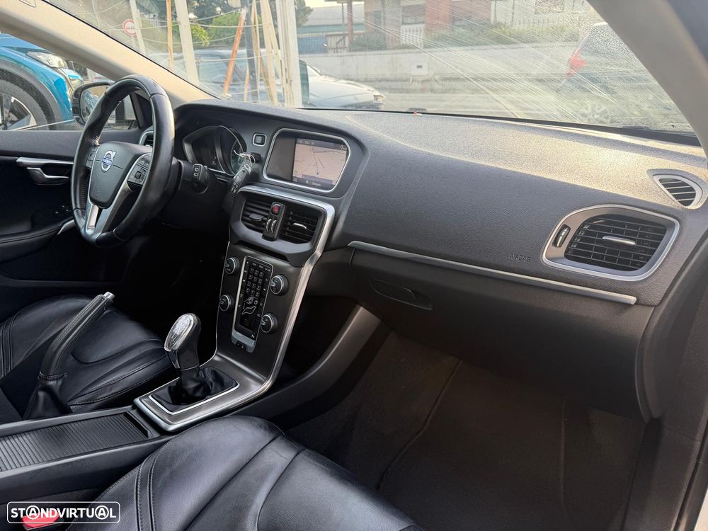 Volvo V40 D2 Momentum - 13